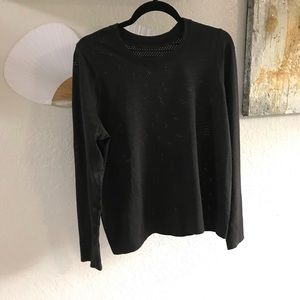 LOW PRICE MOVING- RARE LULULEMON PERFORATED BLACK TOP